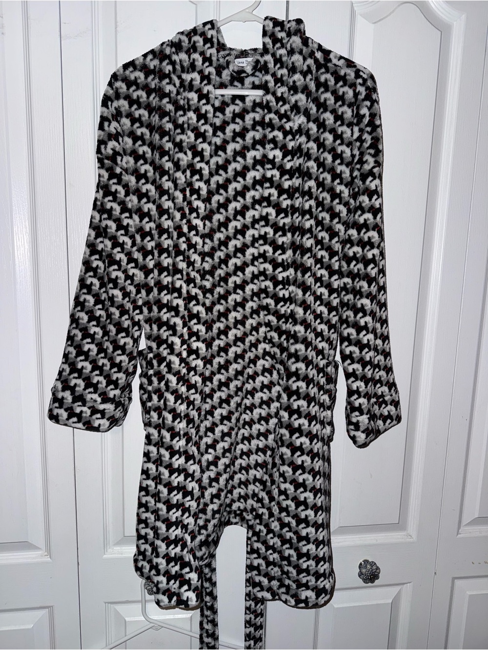 Vera Bradley Plush Fleece Robe Black White Red Pattern Belted Size S/M
